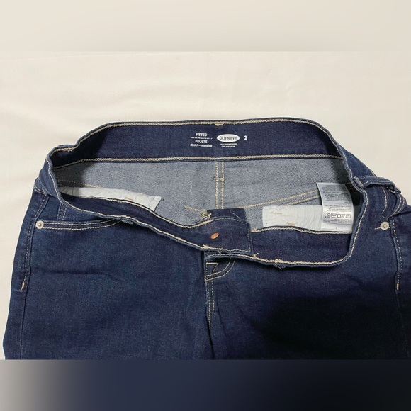 Old Navy Cuffed Jean Shorts - Picture 4 of 11